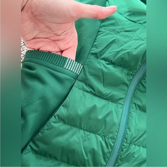 Lululemon Everglade Green Down For It Vest, Size 2 - Picture 3 of 10